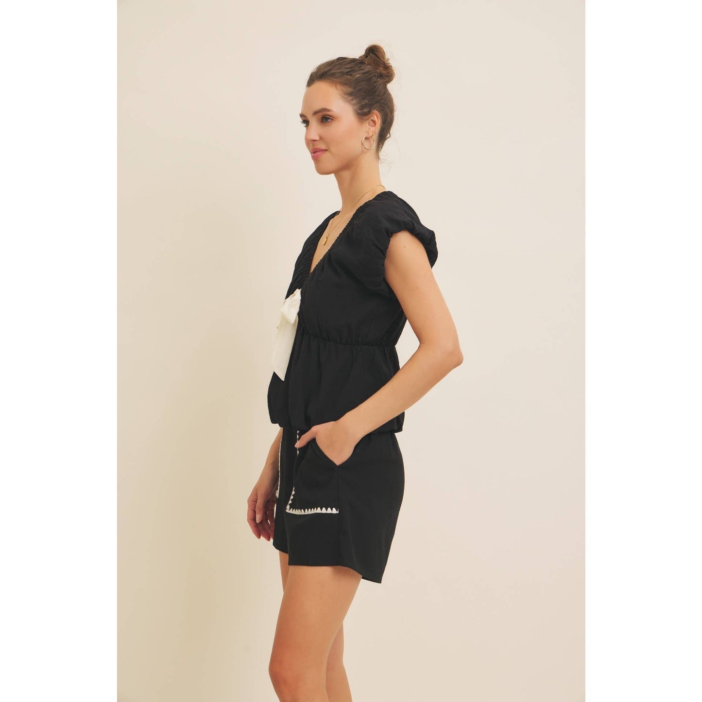 Elastic Waistband Linen Shorts With Embroidery