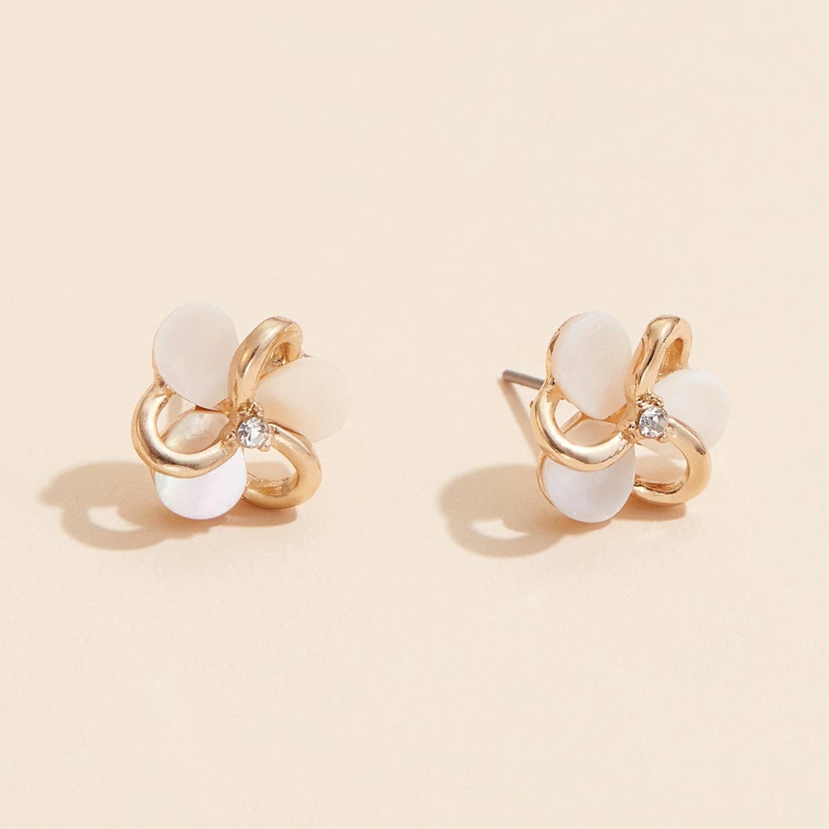 Floral Shell Stud Earrings