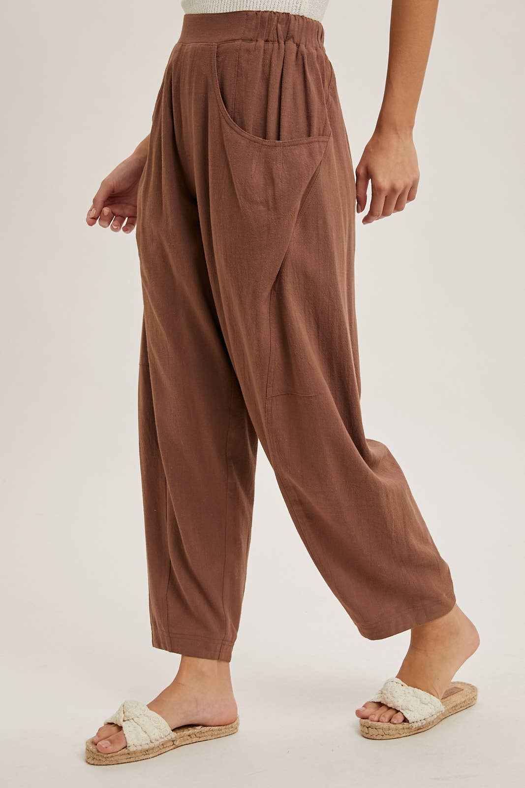RELAXED BARREL PANTS WITH POCKETS